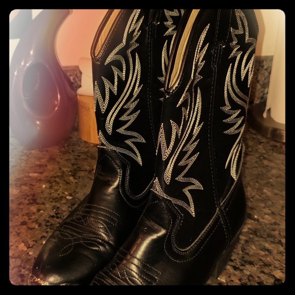 Black cowboy boots